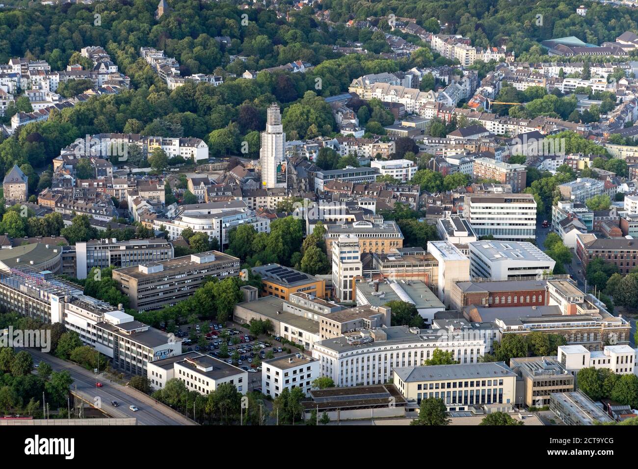 Deutschland, Nordrhein-Westfalen, Aachen, Luftaufnahme vom Stadtzentrum entfernt Stockfoto