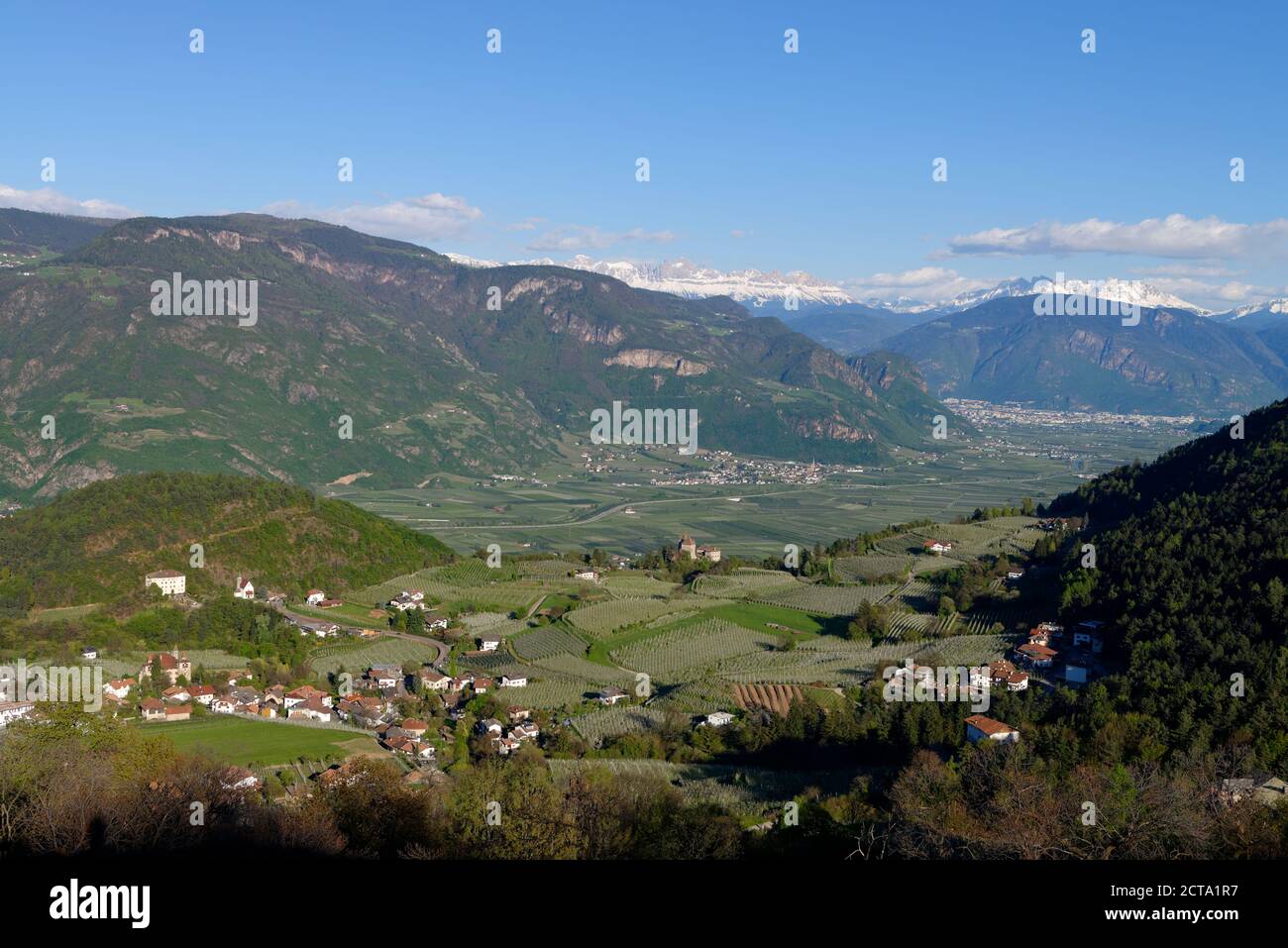 Italien, Südtirol, Blick auf Prissian und Nals Stockfoto