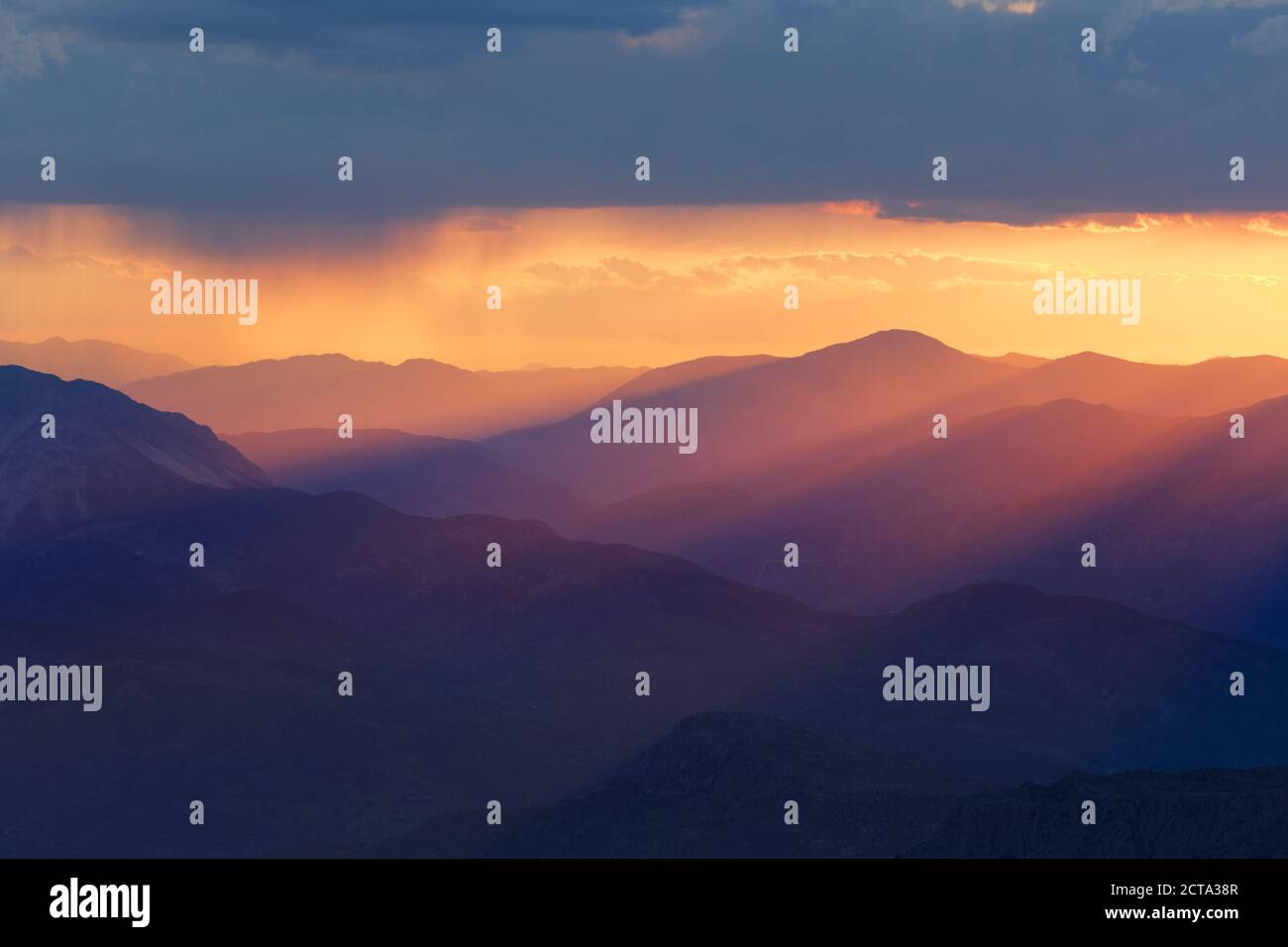 Türkei, Anatolien, Sonnenuntergang am Mount Nemrut Stockfoto