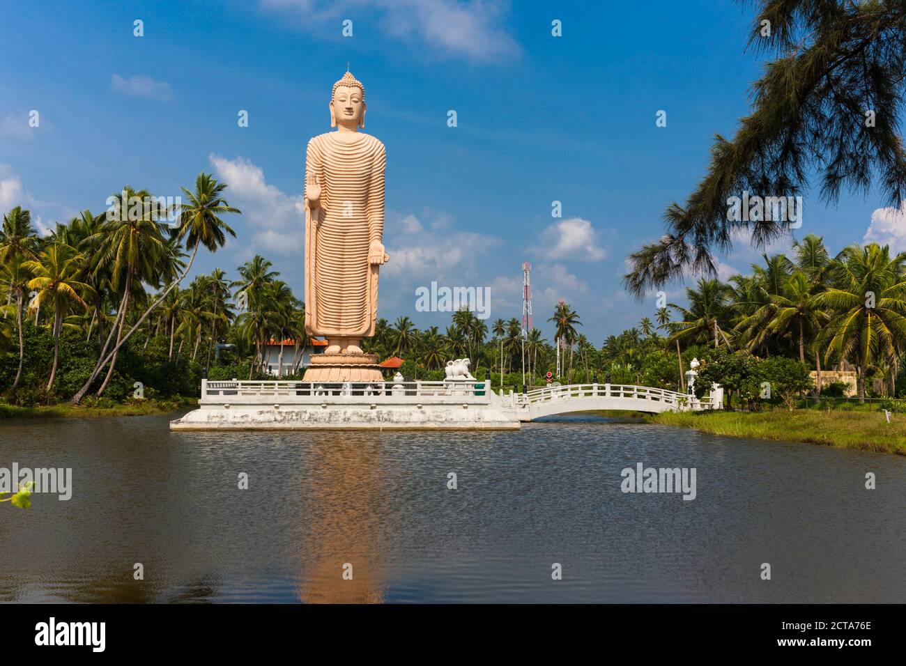 Sri Lanka, Pereliya, riesige Buddha-Statue in Erinnerung an den Tsunami Katastrophe Stockfoto