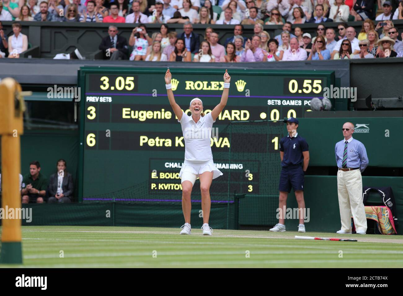 Petra Kvitova gewinnt das Wimbledon Ladies Finale 2014. Eugenie Bouchard / Petra Kvitova. Bild-Kredit : © MARK PAIN / ALAMY STOCK FOTO Stockfoto