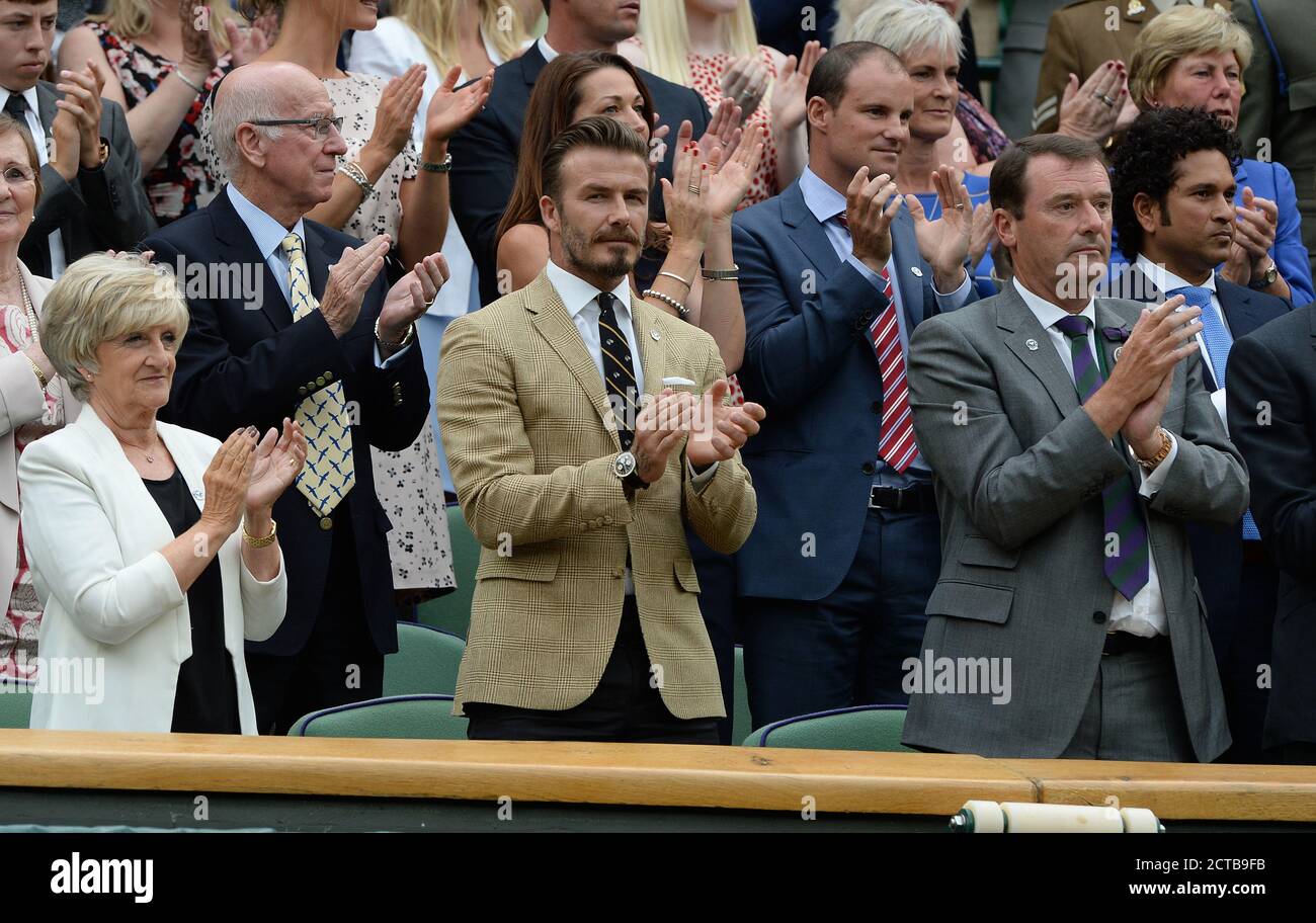 David Beckham und Bobby Charlton . WIMBLEDON TENNIS CHAMPIONSHIPS 2014. Bild : © Mark Pain / Alamy Stockfoto