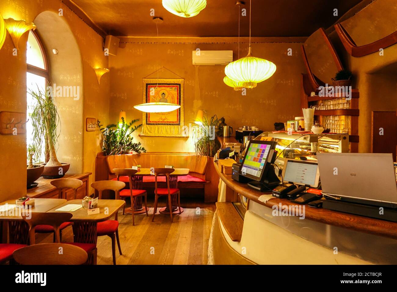 Prag vegetarisches Restaurant Maitrea in der Prager Altstadt, Restaurant Interieur Stockfoto