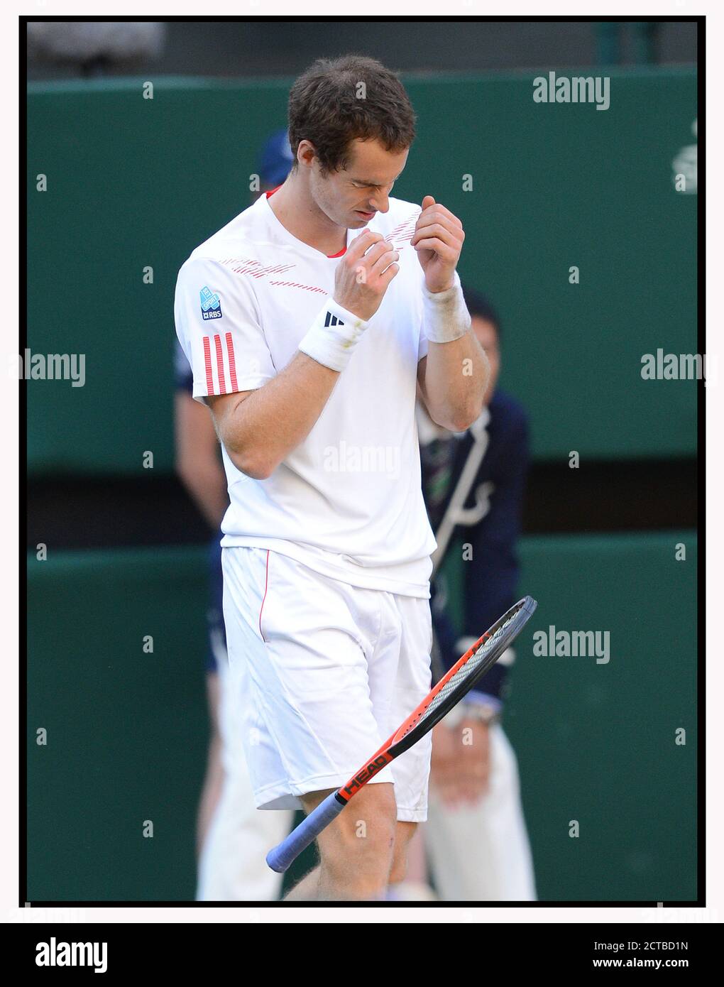 ANDY MURRAY AUF DEM WEG ZUM SIEG GEGEN JO-WILFRIED TSONGA IM MNS-HALBFINALE. WIMBLEDON 2012. BILD :© MARK PAIN /ALAMY STOCK FOTO Stockfoto