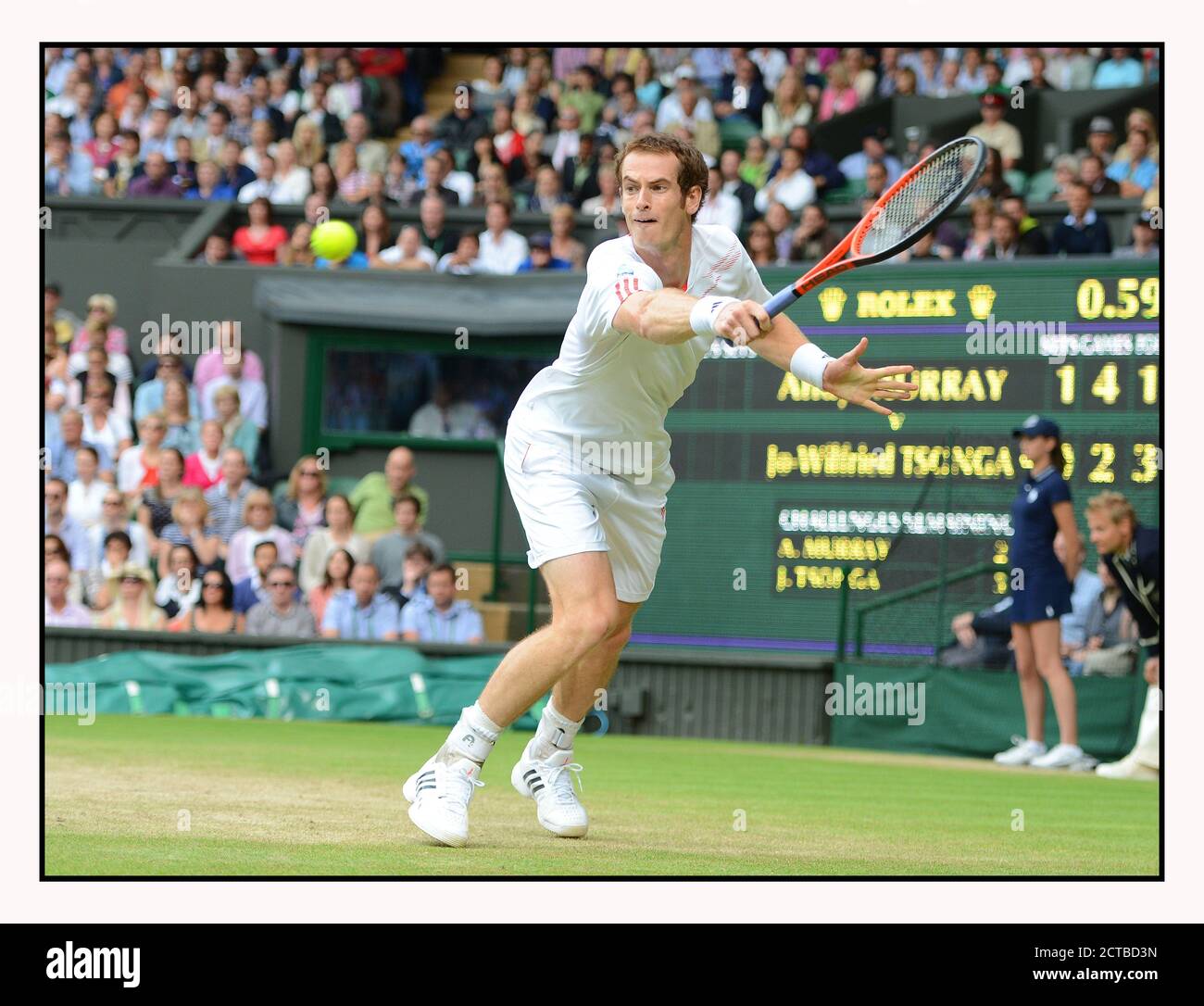 ANDY MURRAY AUF DEM WEG ZUM SIEG GEGEN JO-WILFRIED TSONGA IM MNS-HALBFINALE. WIMBLEDON 2012. BILD :© MARK PAIN /ALAMY STOCK FOTO Stockfoto