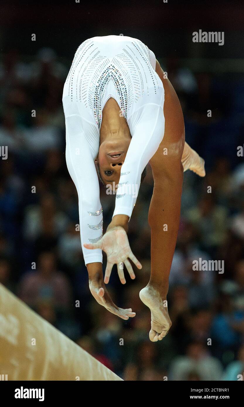 GABRIELLE DOUGLAS, FRAUEN STRAHL FINALE LONDON 2012 OLYMPICS Copyright Picture : Mark Pain 7/8/2012. 07774 842005 Stockfoto