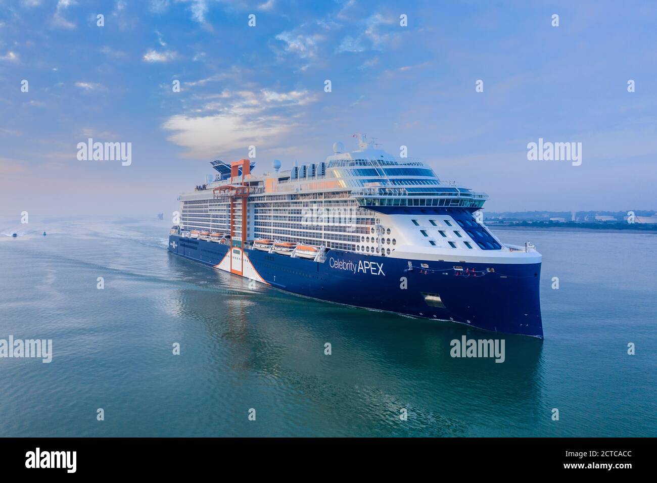Celebrity Apex Kreuzfahrtschiff Ankunft in Southampton Apex macht es erste Ankunft in Southampton, England. September 2020 Stockfoto