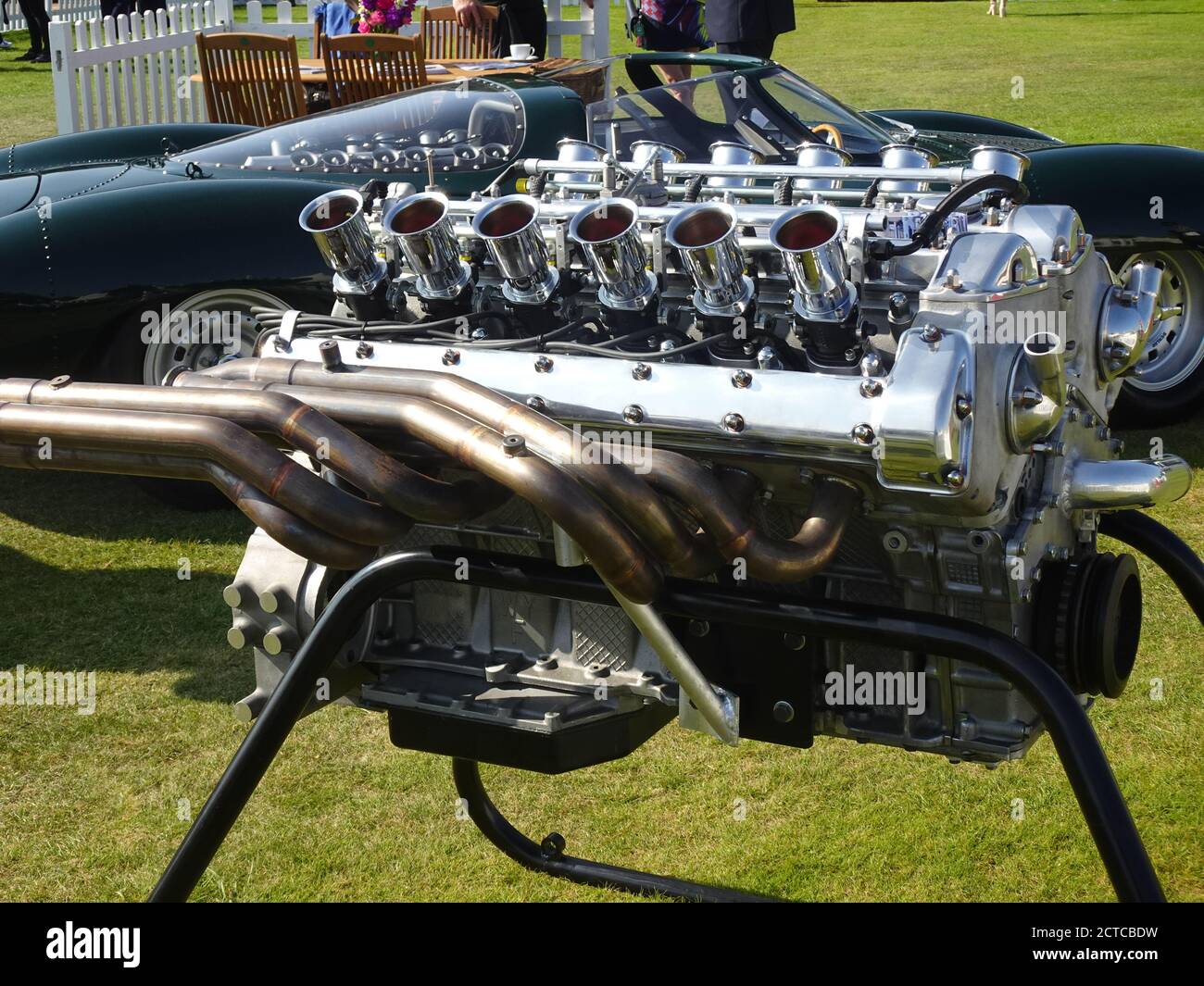 Blenheim Palace, Oxford, Großbritannien. September 2020. Jaguar V-12 Motor aus der LEGENDE auf dem berühmten Salon Prive im Blenheim Palace Quelle: Motofoto/Alamy Live News Stockfoto