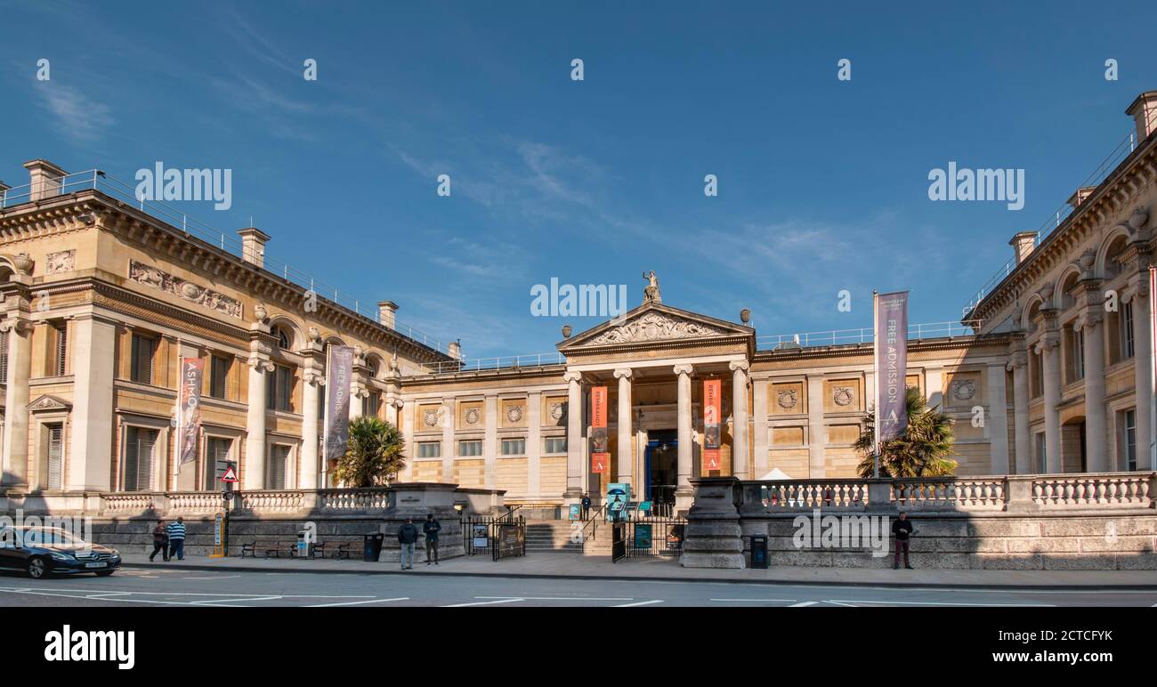 OXFORD CITY ENGLAND DER EINGANG ZUM ASHMOLEAN MUSEUM IN BEAUMONT STREET Stockfoto