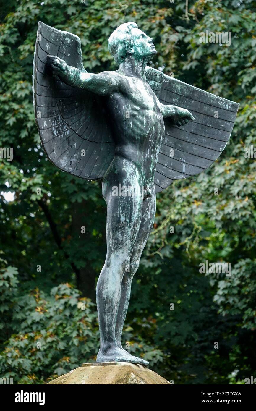 Otto Lilienthal Denkmal von Peter Breuer (1914) Berlin Deutschland