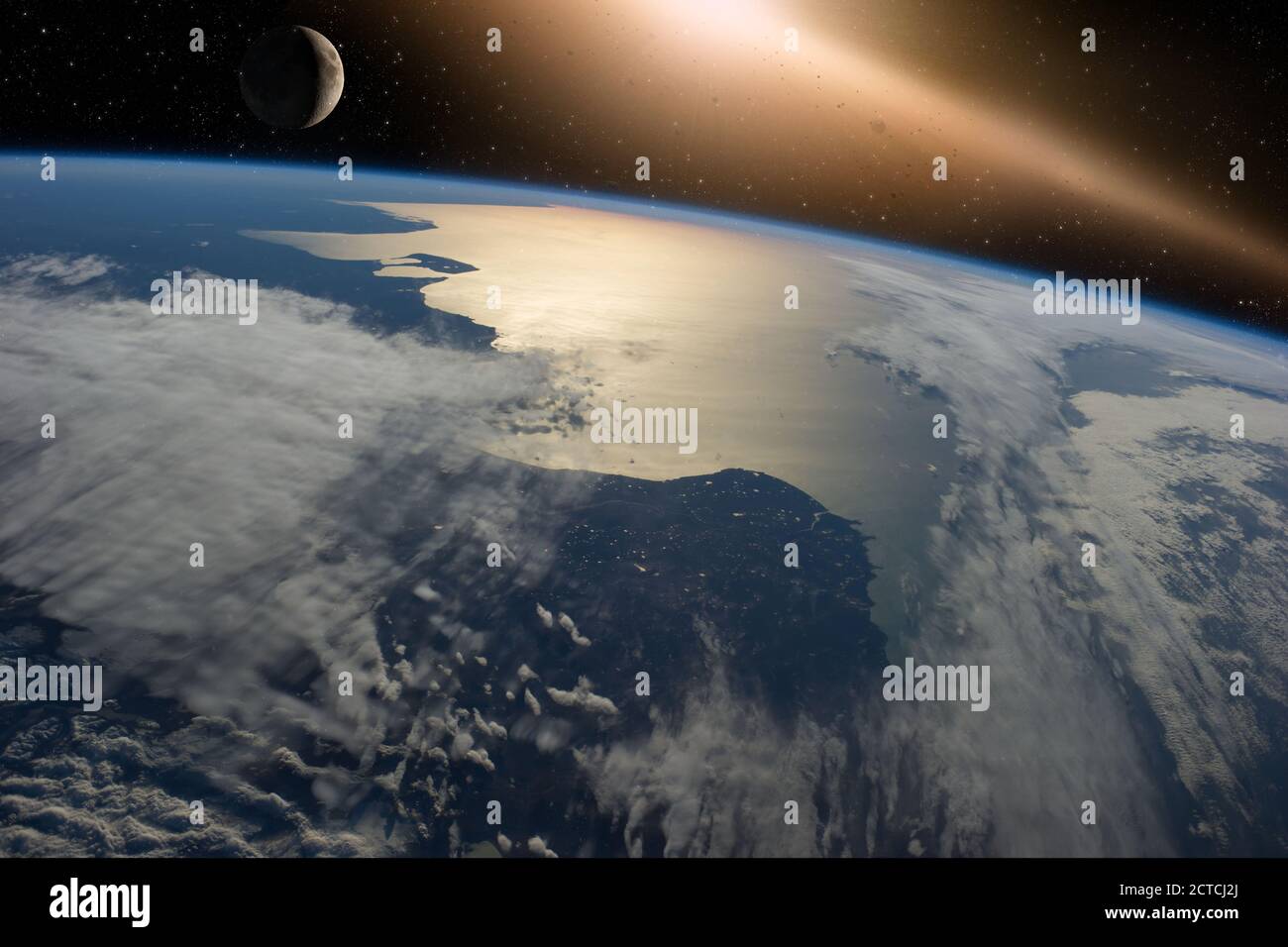 Erde in der Galaxie mit Sonnenlicht Fackeln und die mondelemente dieses Bildes, die von der NASA eingerichtet wurden Stockfoto