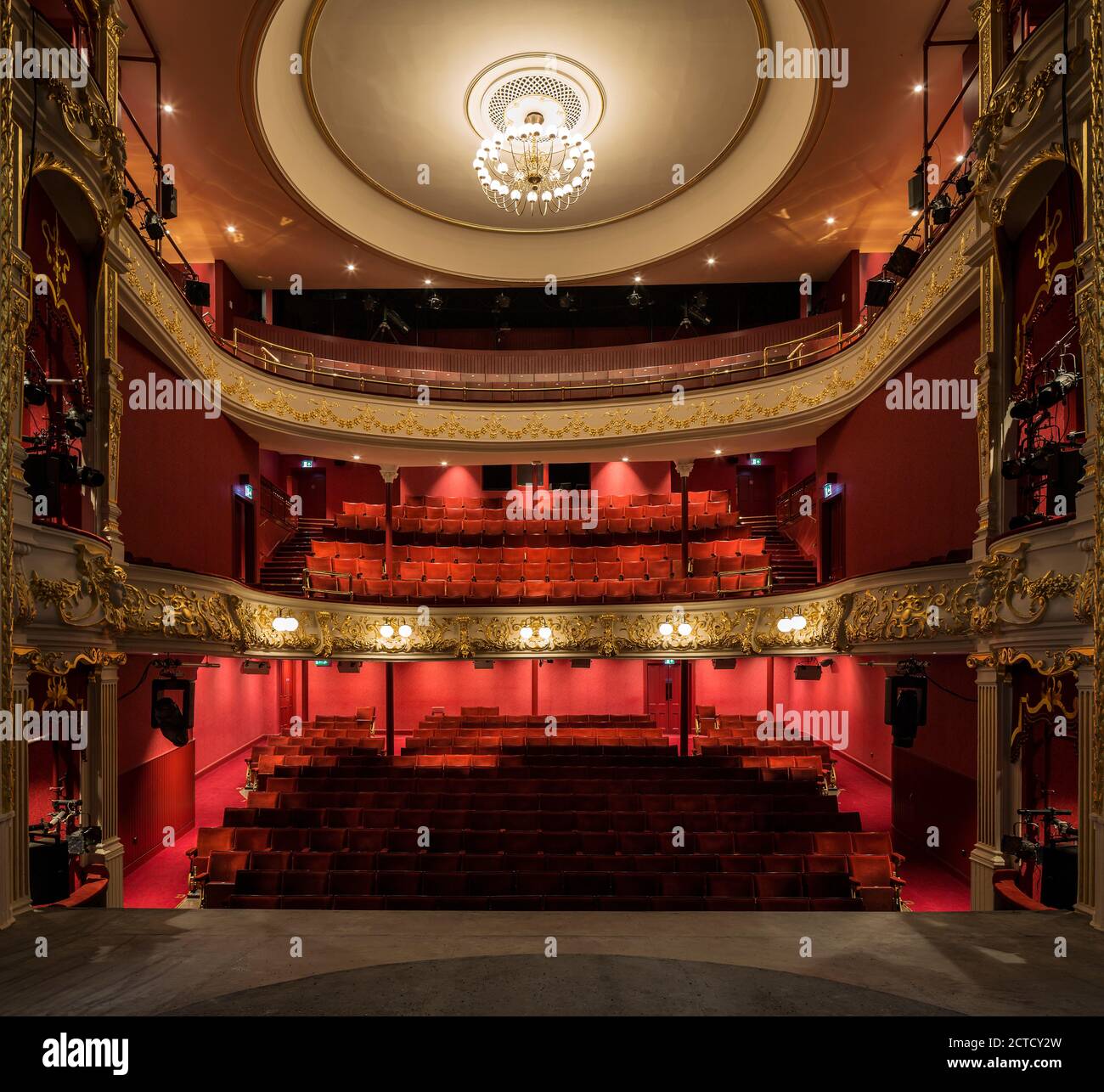 Perth Theater, Schottland, Großbritannien. Hauptauditorium von der Bühne. Stockfoto