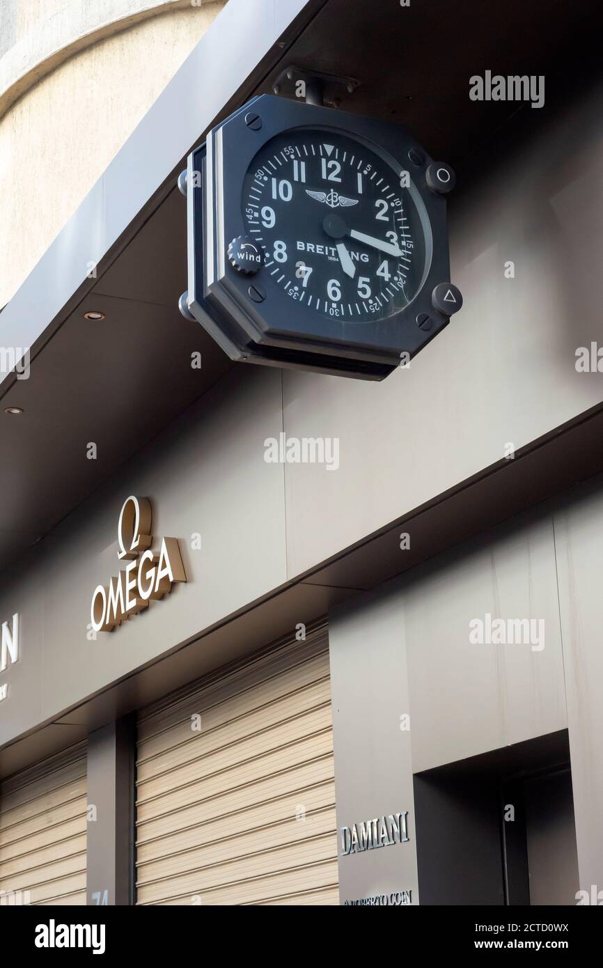 Breitling große schwarze Uhr auf Schmuck oder Schmuck Shop Front Fassade in Sofia Bulgarien Stockfoto