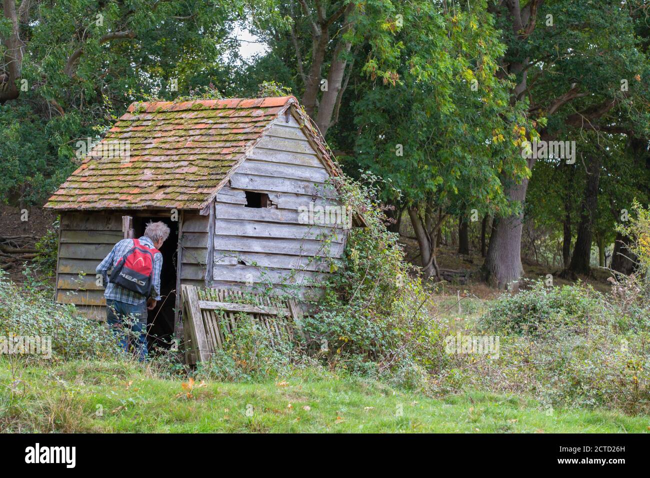 Etwas heruntergekommenes Gebäude Stockfoto