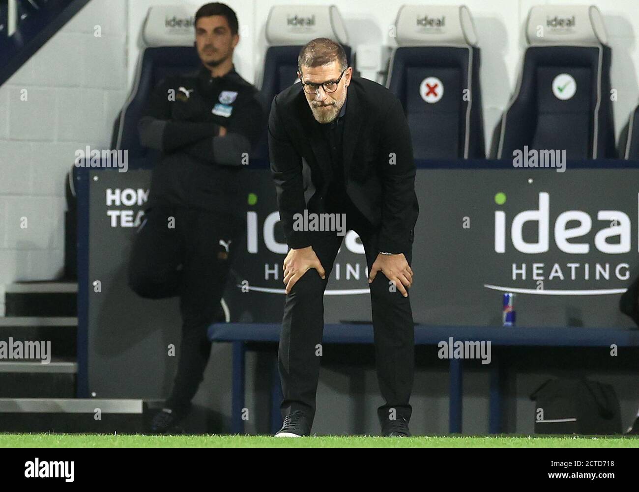 West Bromwich Albion-Manager Slaven Bilic schaut beim Carabao Cup-Spiel in der dritten Runde bei den Hawthorns, West Bromwich, auf. Stockfoto