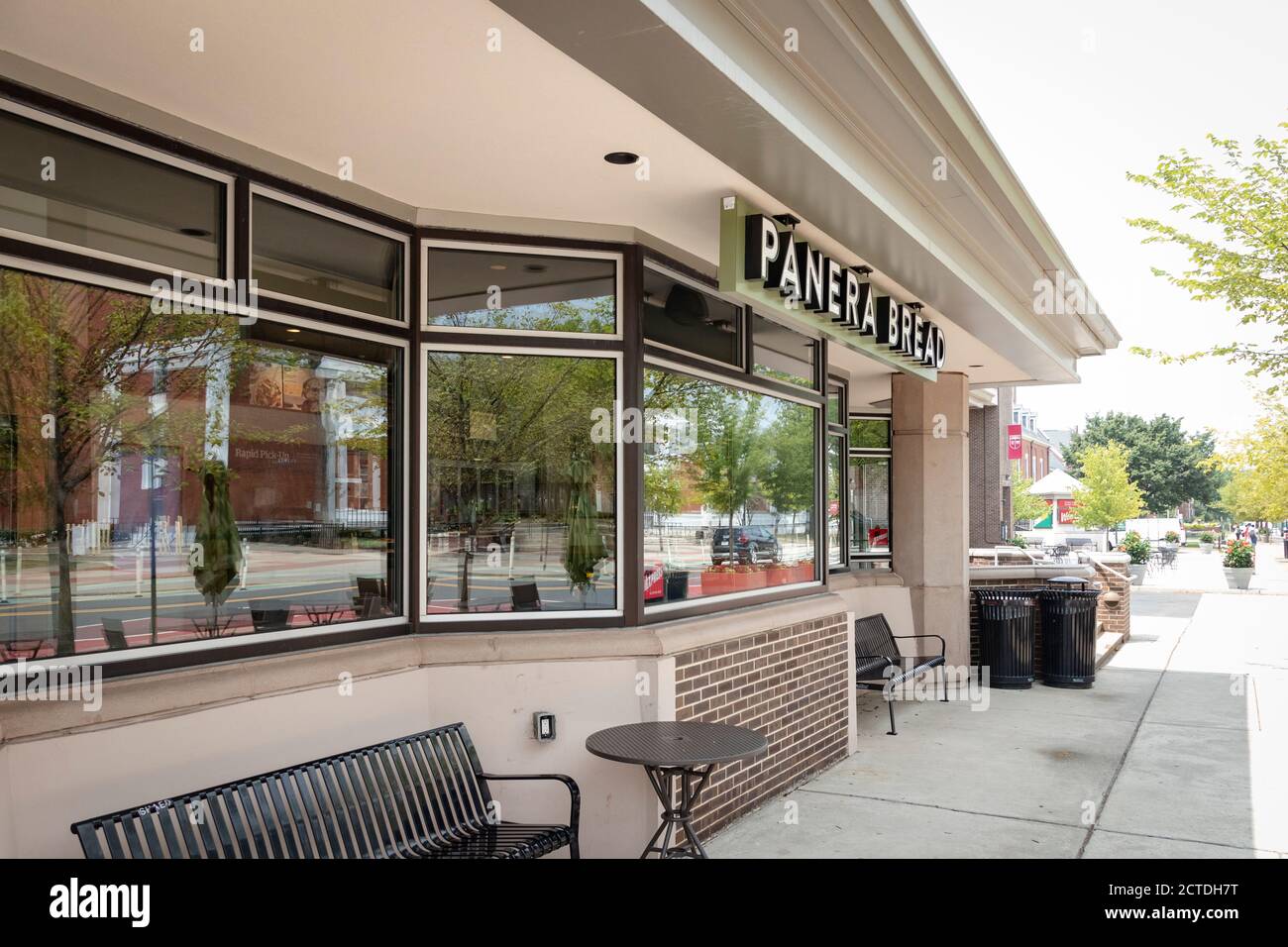Panera Bread Restaurant Schaufenster, auf dem Campus der Rutgers University Stockfoto
