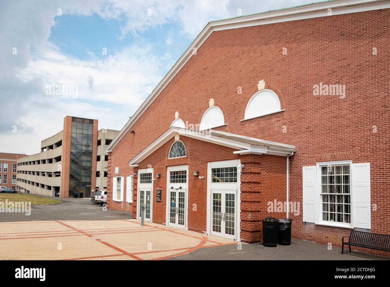 Records Hall auf dem College Avenue Campus der Rutgers University; Standort des College Ave. Computing Center, der Alkoven und Student Accounting and Cashier Stockfoto
