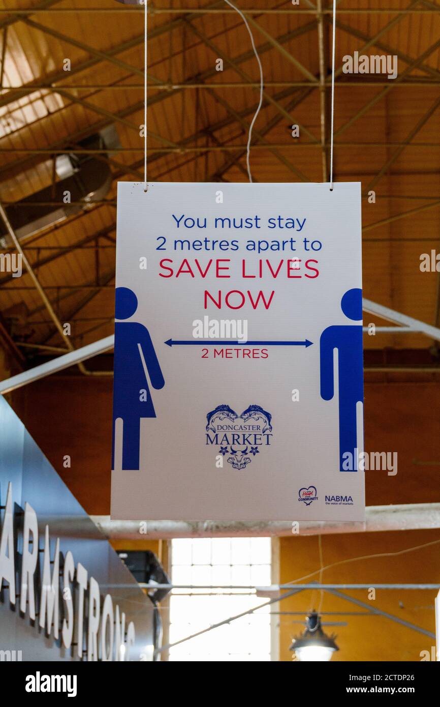 Coronavirus-Warnschilder in Großbritannien Stockfoto