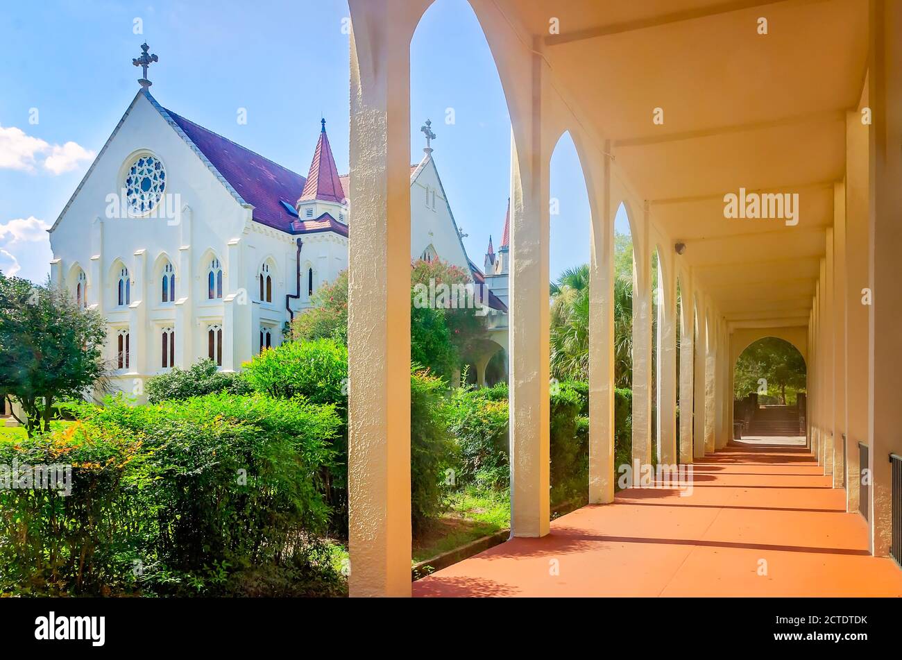 St. Joseph's Chapel ist abgebildet aus dem Lucey Administration Center im Spring Hill College, 22. August 2020, in Mobile, Alabama. Stockfoto