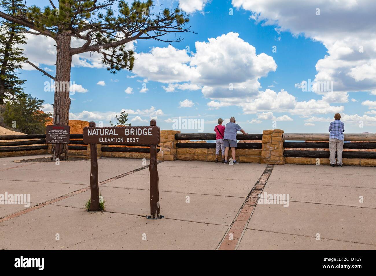 Schild am Natural Bridge Overlook im Bryce Canyon National Park, Utah Stockfoto