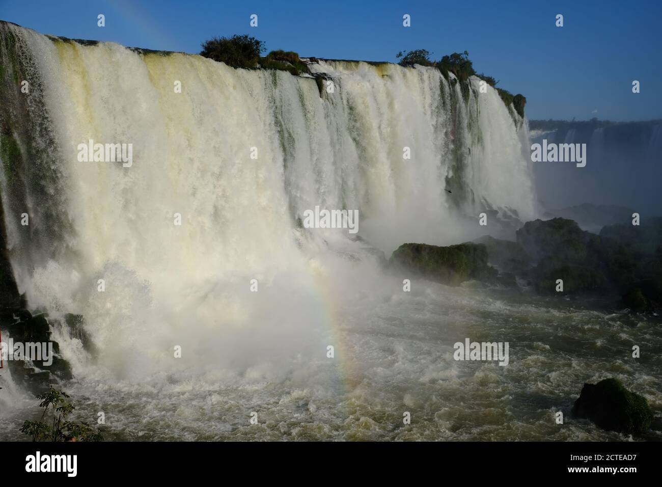 Brasilien Foz Do Iguacu - Iguazu Falls Devil Throat - Las Cataratas del Iguazu Panoramablick entlang der Wasserfälle Stockfoto