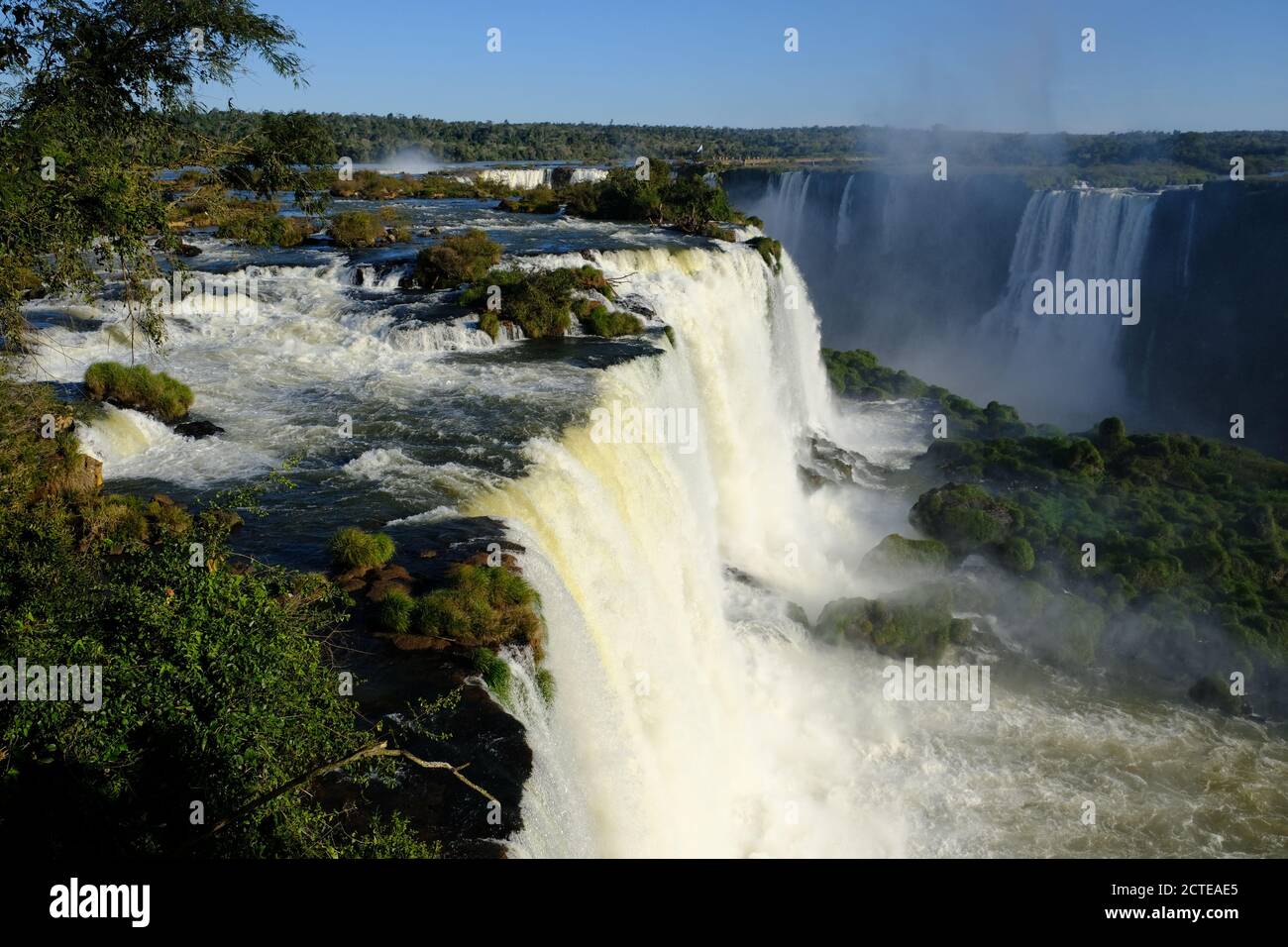 Brasilien Foz do Iguacu - Iguazu Falls - Las Cataratas Del Iguazu Blick von der Aussichtsplattform Stockfoto