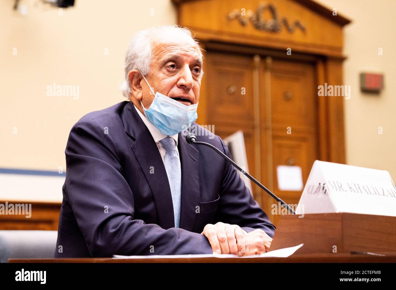 Washington, Usa. September 2020. Botschafter Zalmay Khalilzad, Sonderbeauftragter des Außenministeriums für die Aussöhnung in Afghanistan, spricht bei einer Anhörung des Senatsausschusses für Aufsicht und Reform des Unterausschusses für nationale Sicherheit. Kredit: SOPA Images Limited/Alamy Live Nachrichten Stockfoto