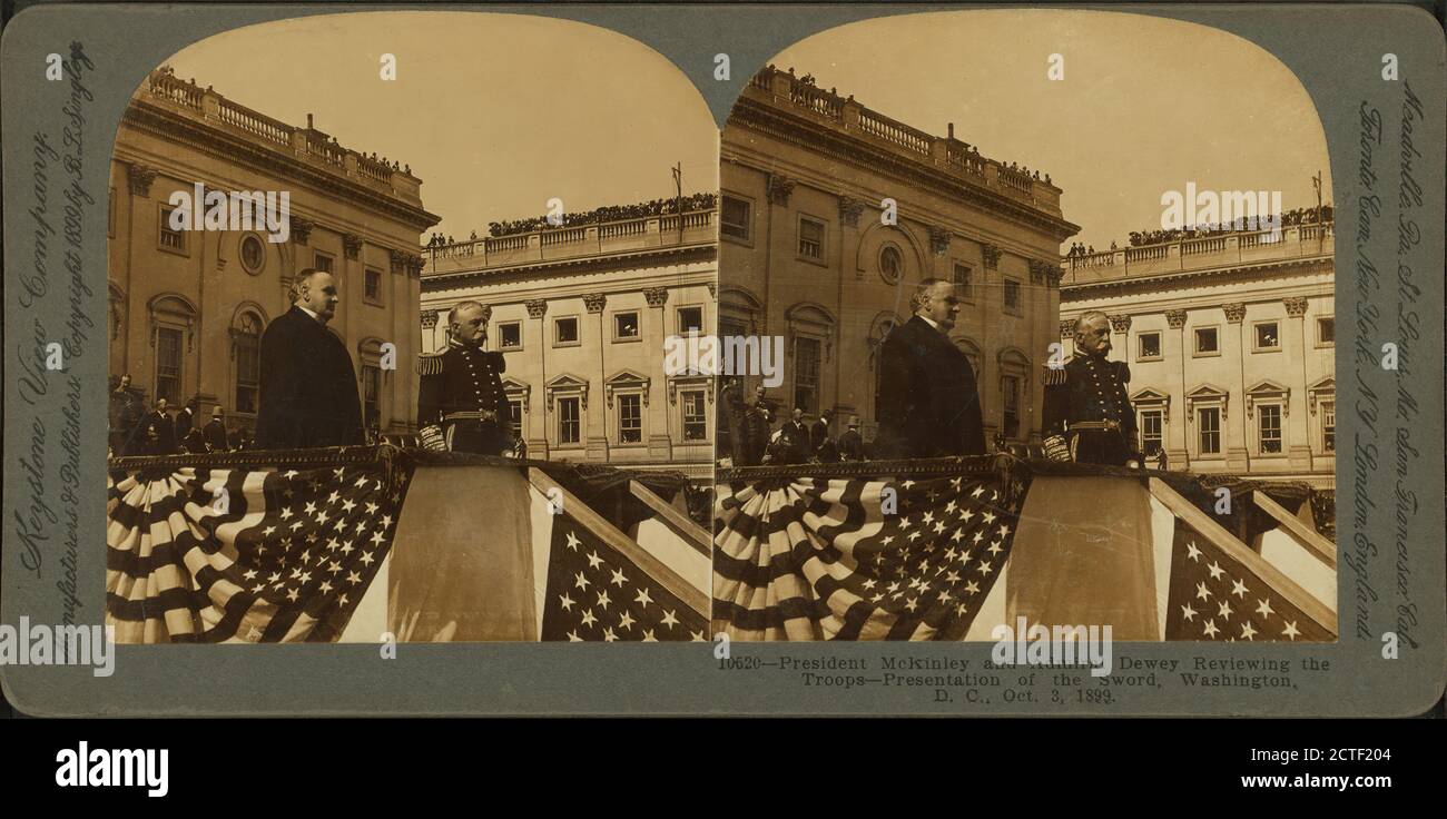 Präsident McKinley und Admiral Dewey bei der Überprüfung der Truppen - Präsentation des Schwertes, Washington, D.C., 3. Oktober 1899, Keystone View Company, Singley, B. L. (Benjamin Lloyd), McKinley, William, 1843-1901, Dewey, George, 1837-1917, 1899, Washington (D.C. Stockfoto