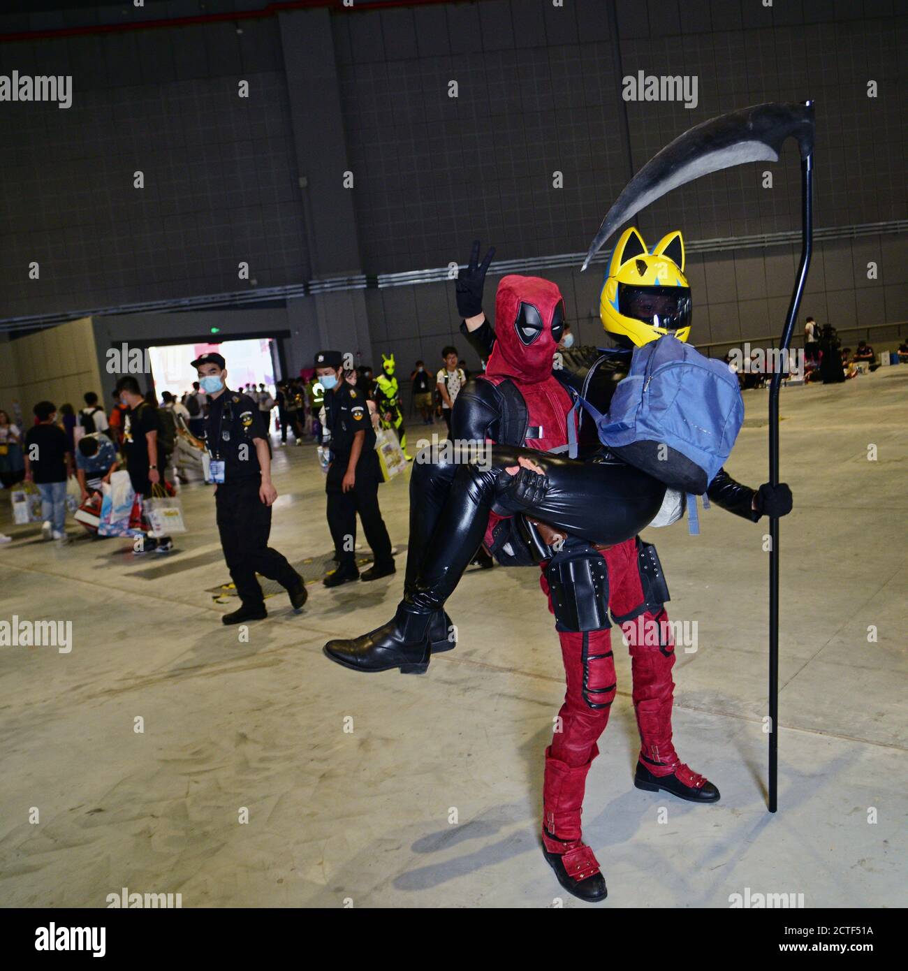 Cosplayer verkleiden sich als Figuren aus Animationen, Comics und