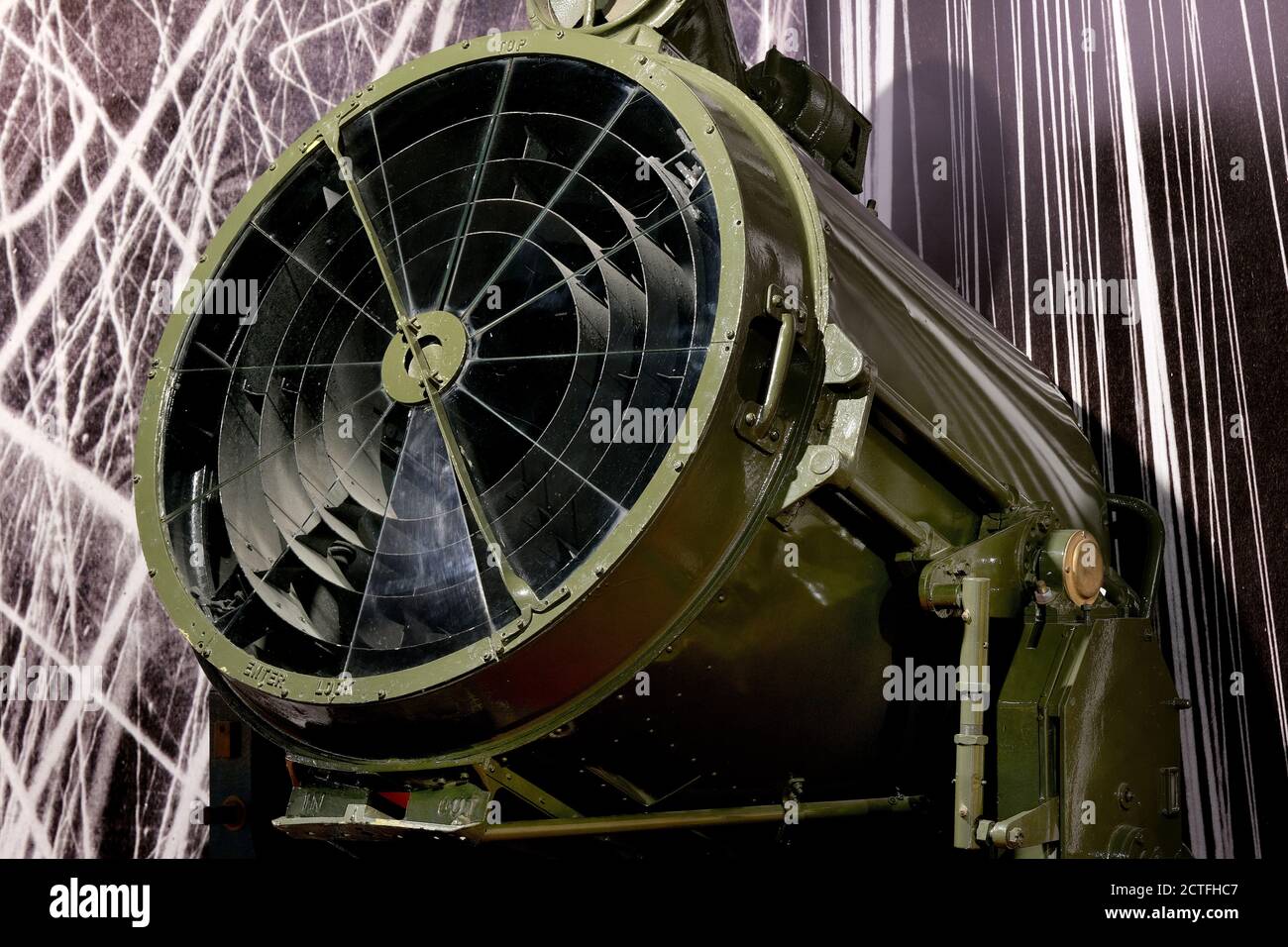 Weltkrieg zwei vintage britische anti Flugzeug Suchscheinwerfer Einheit. Stockfoto