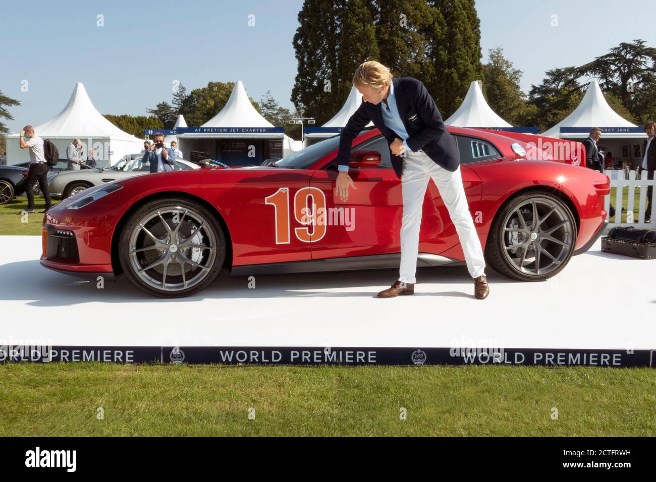 Louis De Fabribeckers stellt die Touring Superlegggera Aero 3 World vor Premier auf dem Salon Prive 2020 Stockfoto