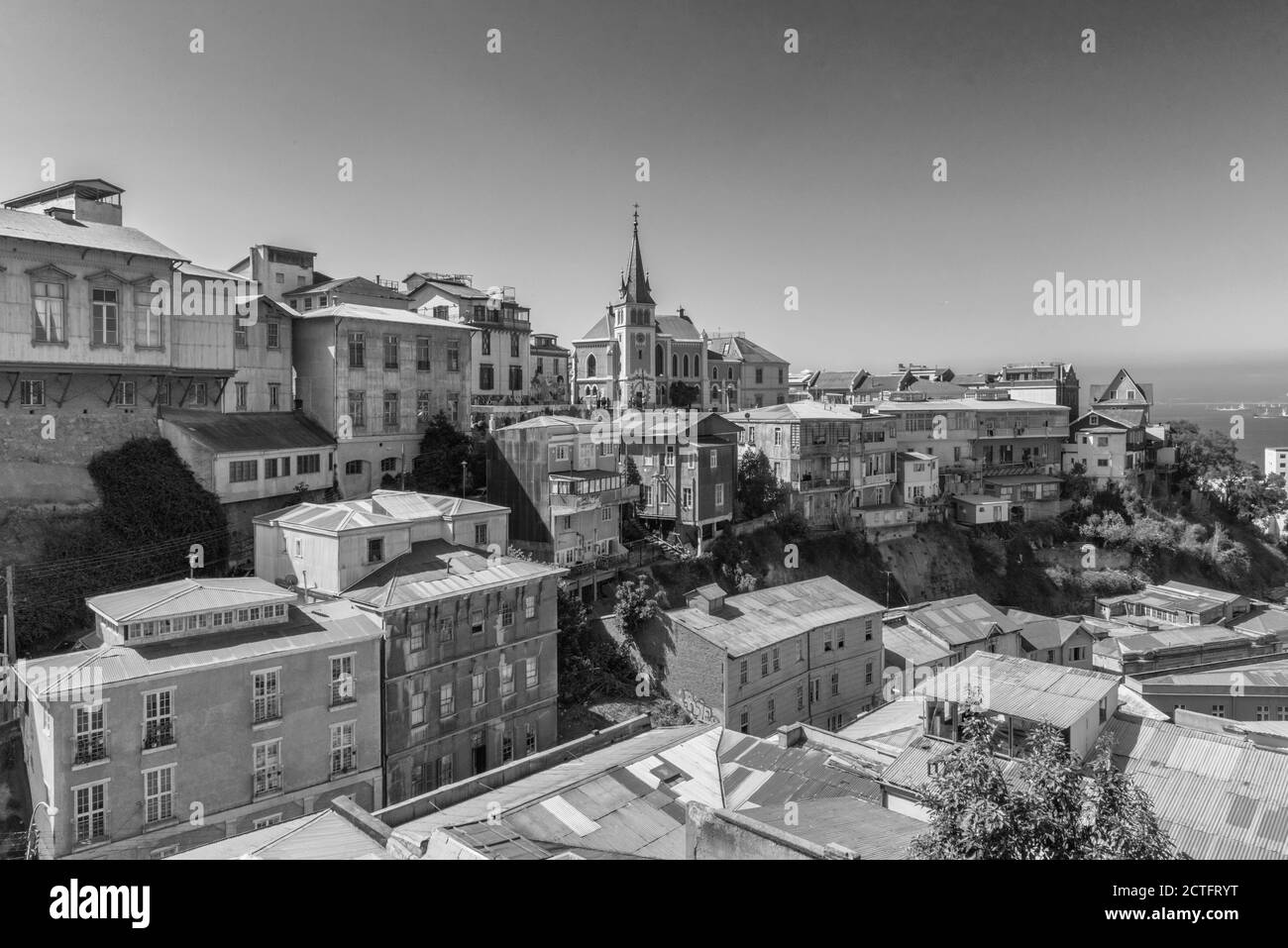 Blick auf die Altstadt von Valparaiso mit lutherischer Kirche, Valparaiso, Chile Stockfoto