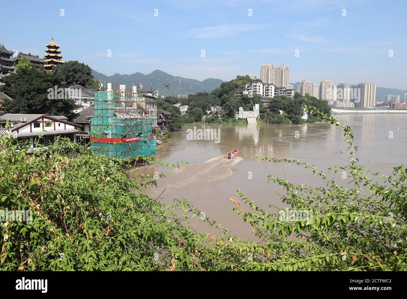 Blick auf Ciqikou alte Stadt überflutet durch Regensturm in Chongqing, China, 14. August 2020. Stockfoto