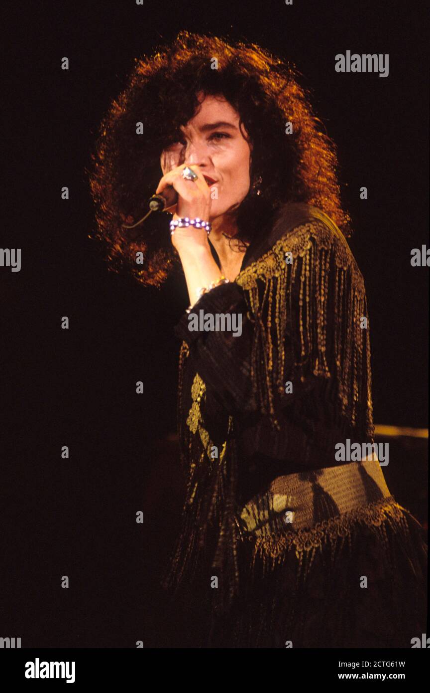 Alannah Myles leben im Town & Country Club. London, 10. Juni 1990 – weltweite Nutzung Stockfoto