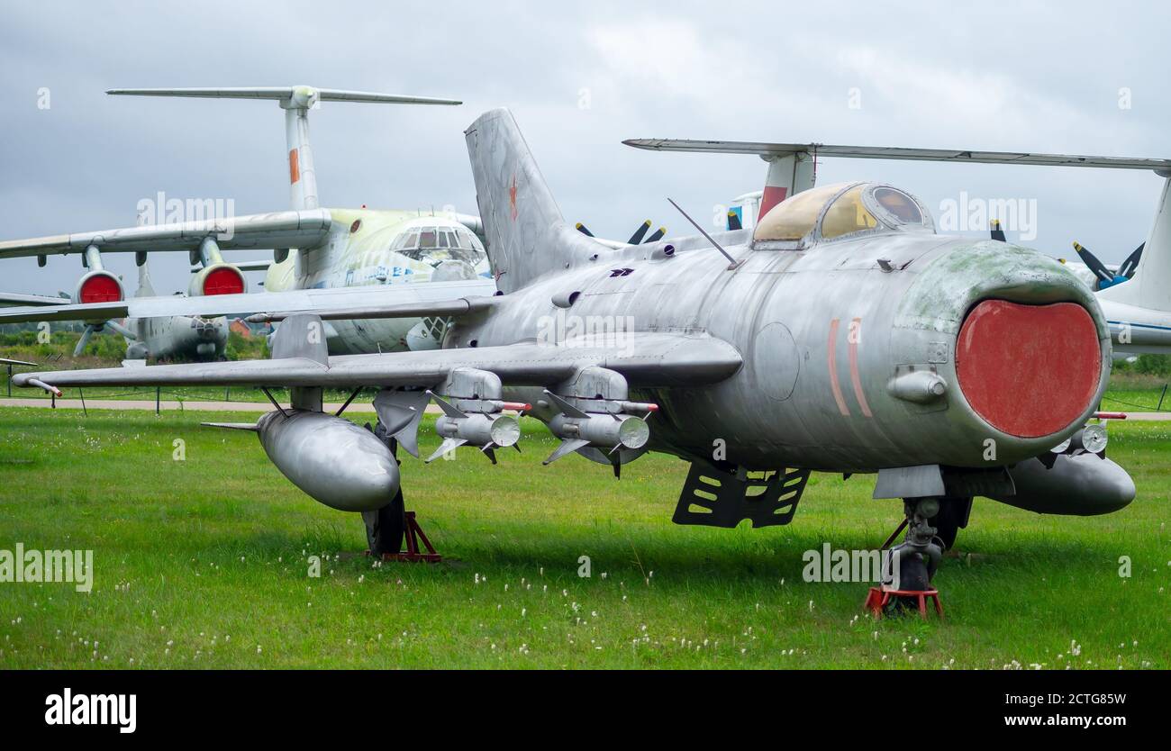 18. Juli 2018, Region Moskau, Russland. Sowjetischer Düsenjäger Mikojan-Gurewitsch MiG-19 im Zentralmuseum der russischen Luftwaffe in Monino. Stockfoto