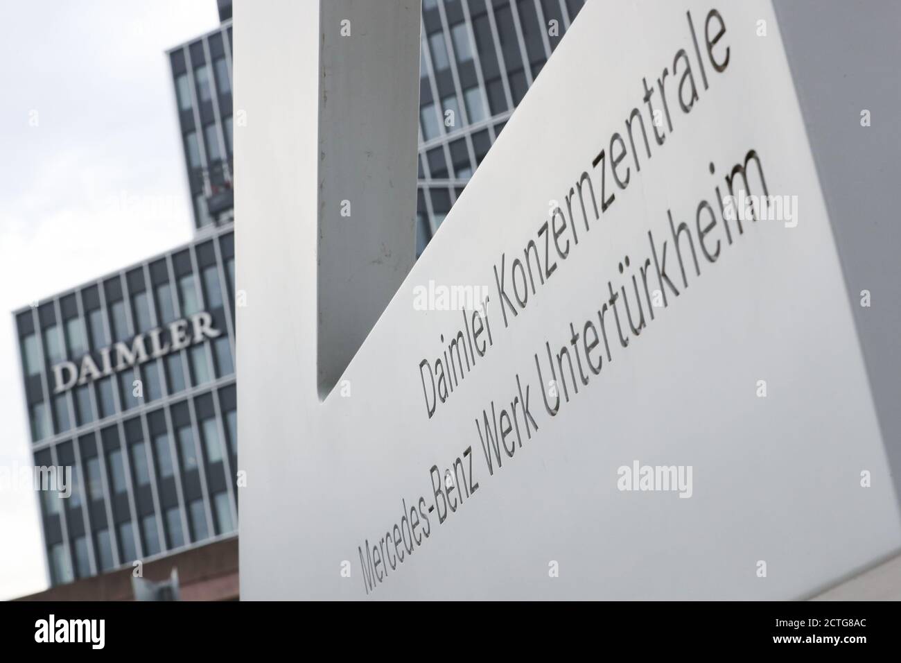 Hauptsitz mercedes benz unterturkheim werk -Fotos und -Bildmaterial in ...