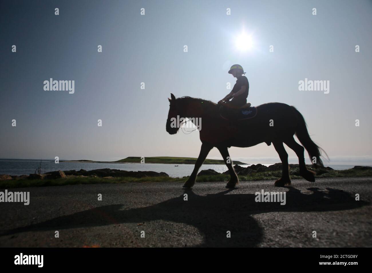 Ballyhornan, Nordirland, Großbritannien. September 2020, 20. Besucher profitieren von der warmen Septembersonne in Ballyhornan, County Down, Nordirland. Ängste wachsen als mögliche zweite Sperre aufgrund von Covid-19. Kredit: Paul McErlane Stockfoto