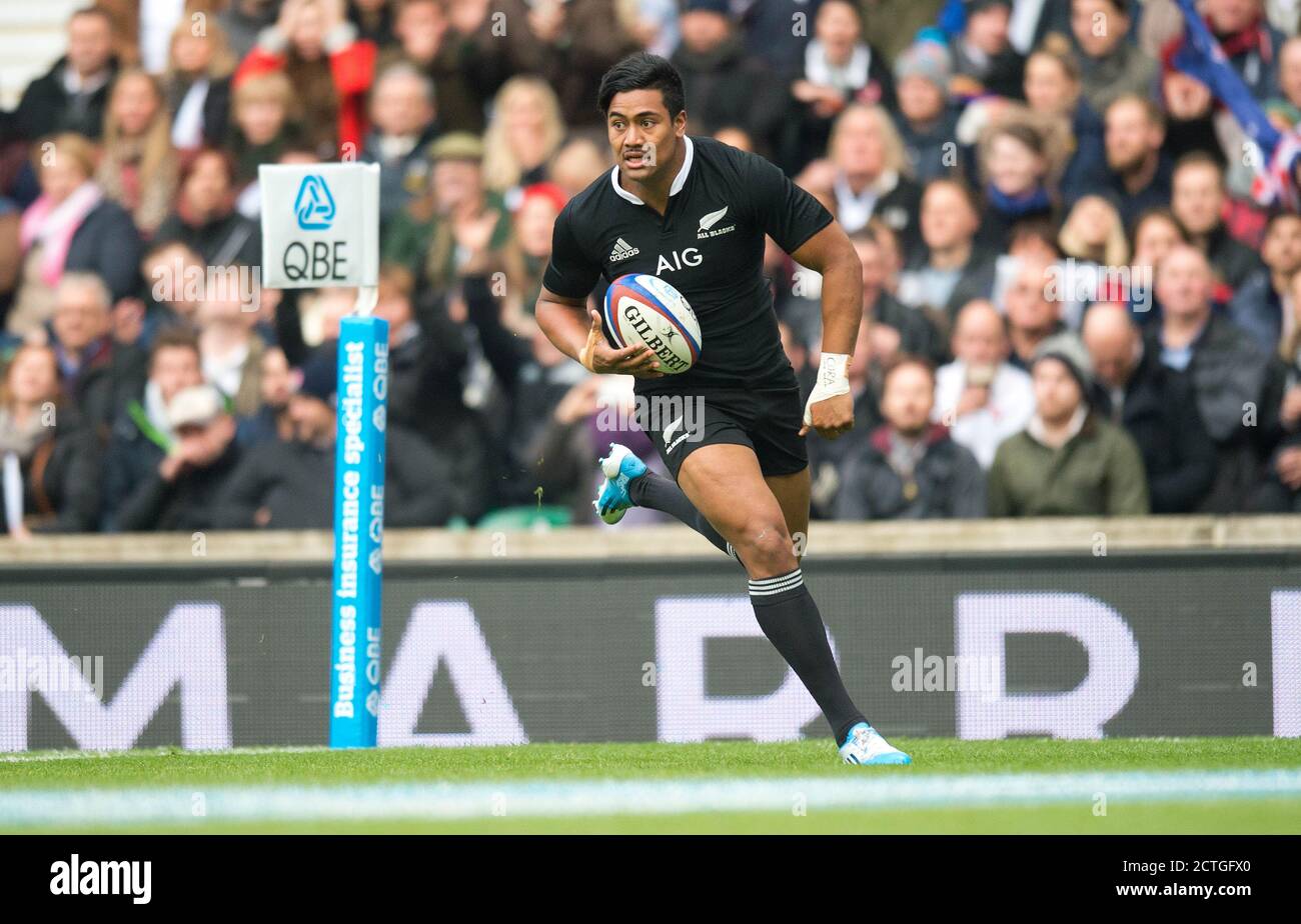 JULIAN SAVEA VERSUCHT ES NACH NUR EINER MINUTE ENGLAND GEGEN NEUSEELAND QBE INTERNATIONAL - TWICKENHAM COPYRIGHT PICTURE : © MARK PAIN Stockfoto