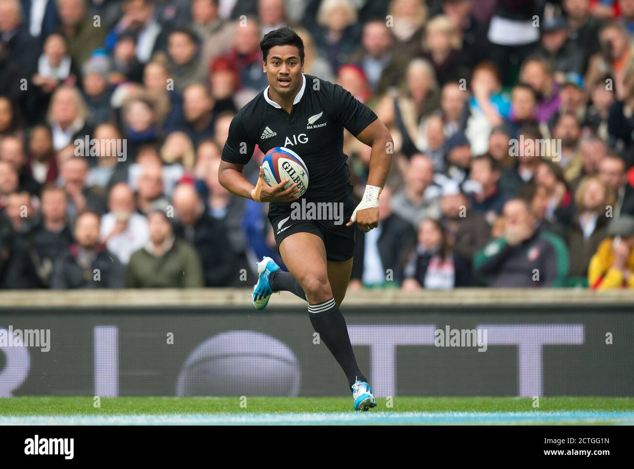 JULIAN SAVEA VERSUCHT ES NACH NUR EINER MINUTE ENGLAND GEGEN NEUSEELAND QBE INTERNATIONAL - TWICKENHAM COPYRIGHT PICTURE : © MARK PAIN Stockfoto