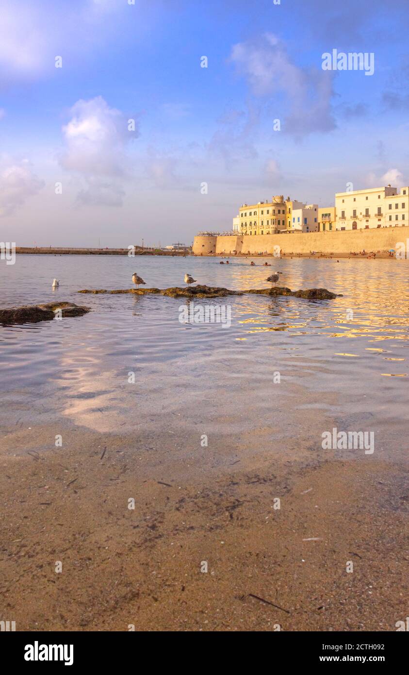 Puritate Strand in Salento, Apulien (ITALIEN). Es ist der Strand des historischen Zentrums von Gallipoli. Stockfoto