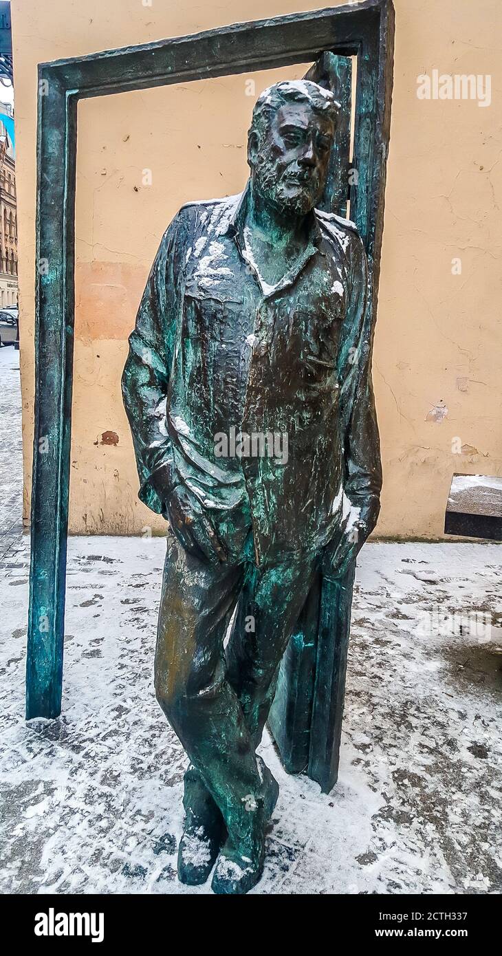 Denkmal für den berühmten russischen Journalisten und Schriftsteller Sergei Dowlatov. St. Petersburg, Russland Stockfoto