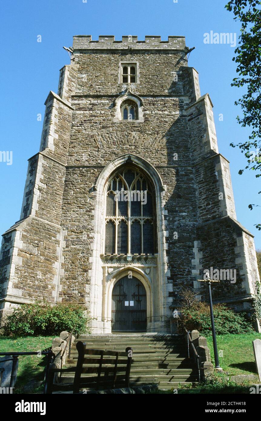 Der Turm der Allerheiligen Kirche aus dem 15. Jahrhundert in Hastings Old Town, East Sussex, Südengland Stockfoto