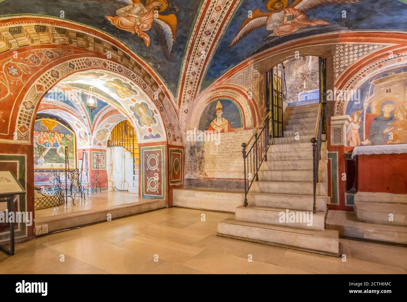 Hauptattrak von Subiaco und eines der schönsten Benediktinerkloster der Welt, das Sacro Speco Kloster zeigt erstaunliche Fresken Stockfoto