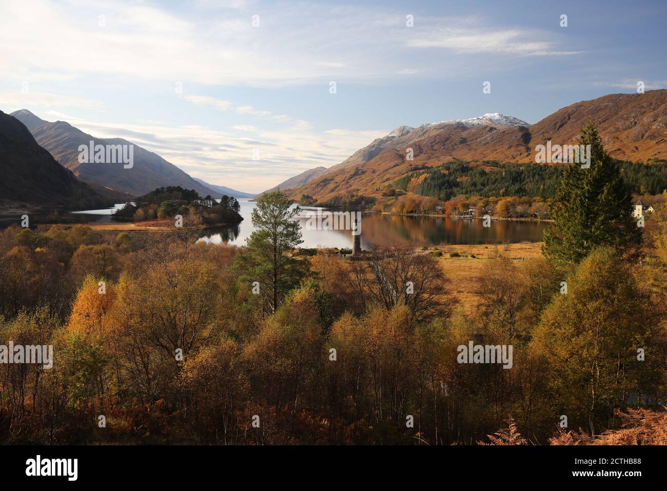 Glenfinnan Monument, Lochaber Scotland 1815, zu Ehren der jakobitischen Clansmen, die für Prinz Charles Edward Stuart kämpften und starben. I Stockfoto