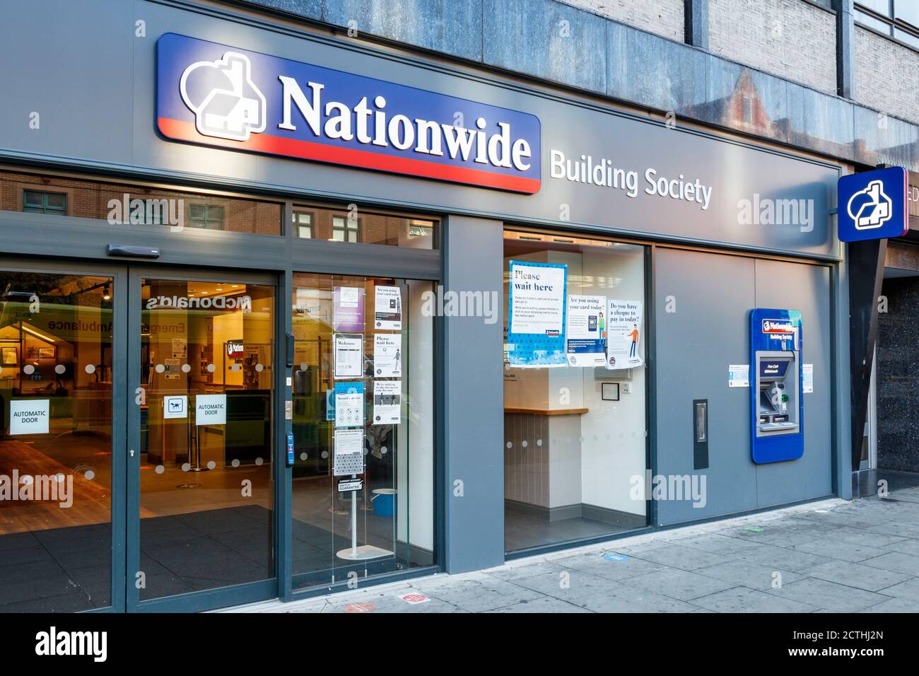 Eine Zweigstelle der Nationwide Building Society in Camden High Street, London, Großbritannien Stockfoto