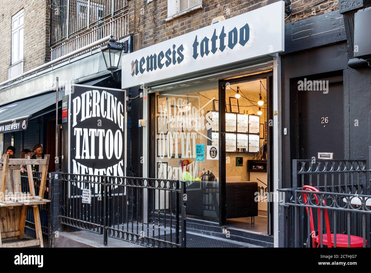 Piercing studio camden town london Fotos und Bildmaterial in hoher