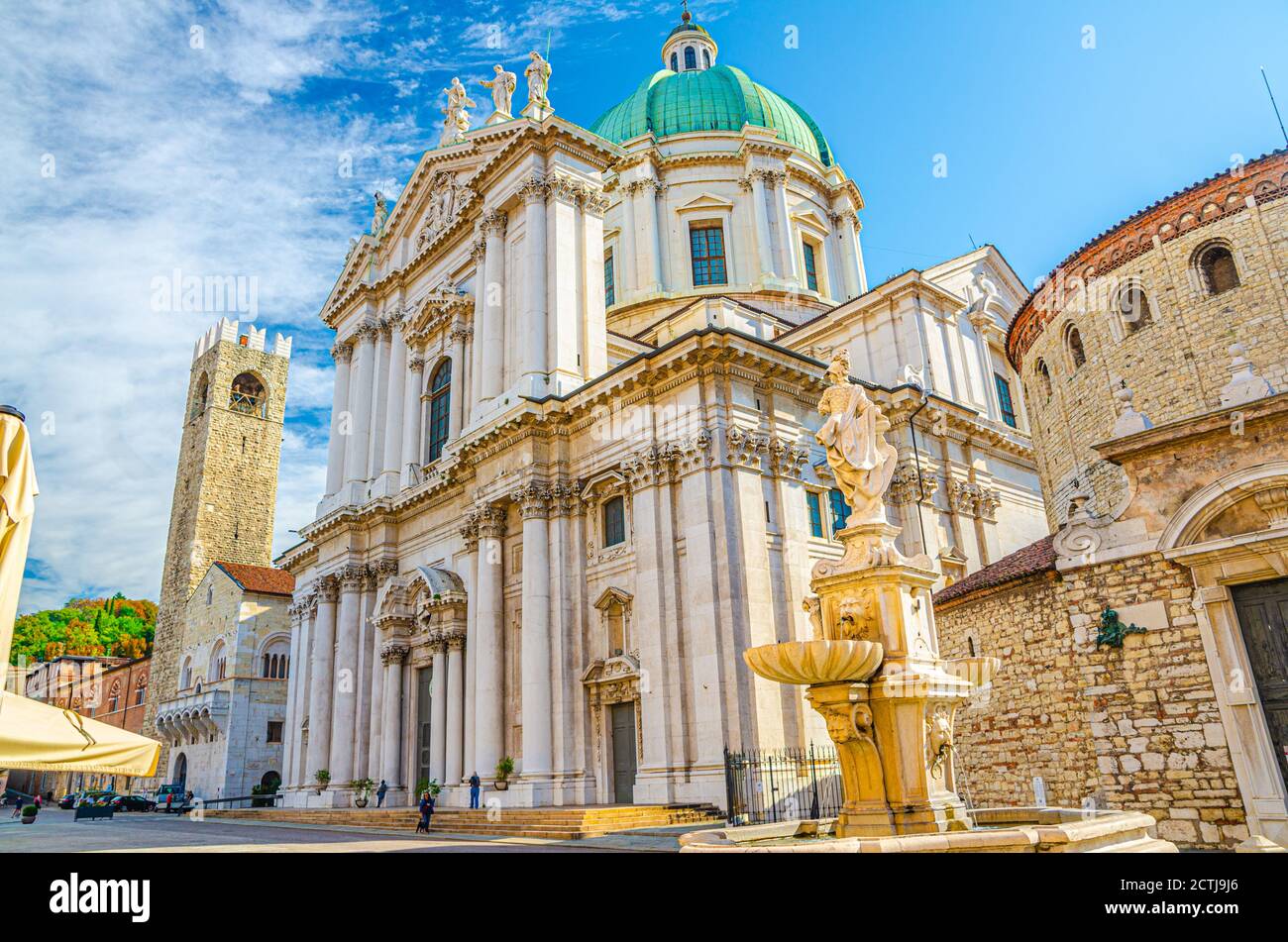 Kathedrale Santa Maria Assunta, Duomo Nuovo und Duomo Vecchio La Rotonda, Neue und Alte Kathedrale römisch-katholische Kirche, Piazza Paolo VI Platz, Brescia Stadtzentrum historischen Zentrum, Lombardei, Norditalien Stockfoto