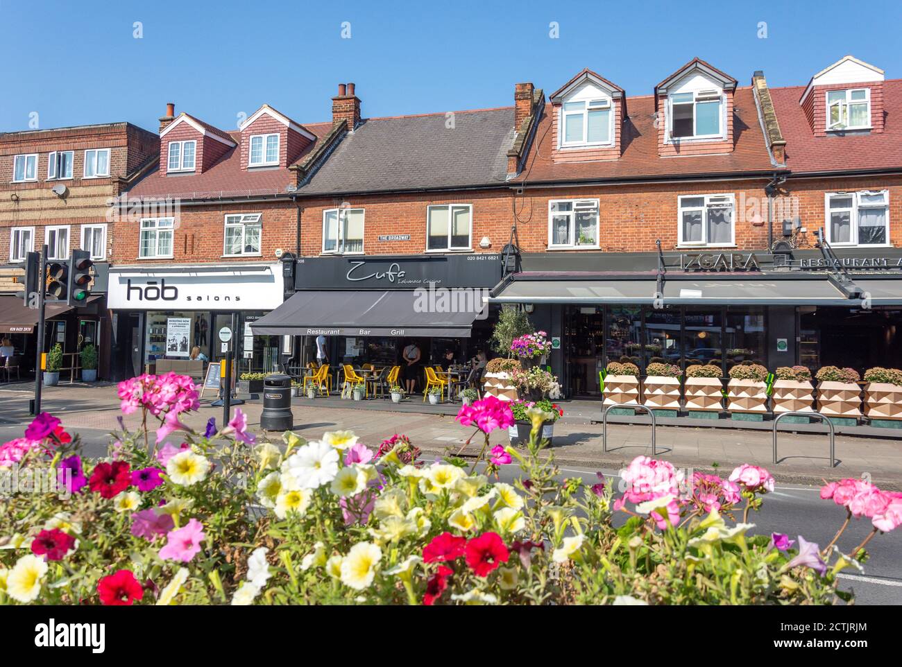 The Broadway, Hatch End, London Borough of Harrow, Greater London, England, Vereinigtes Königreich Stockfoto