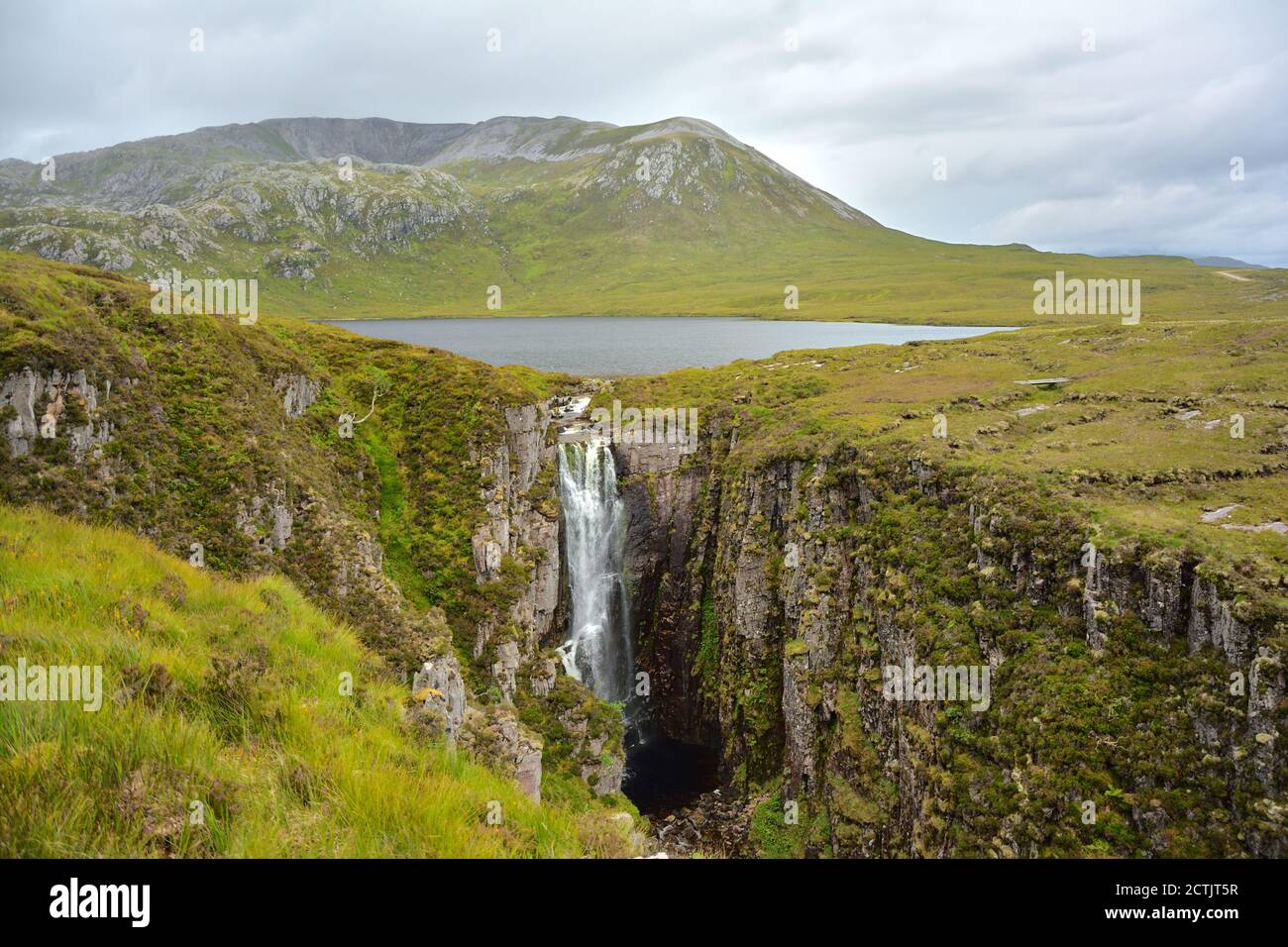Wieling Widow Wasserfall, Loch na Gainmhich, North Coast 500, Highland, Schottland Stockfoto