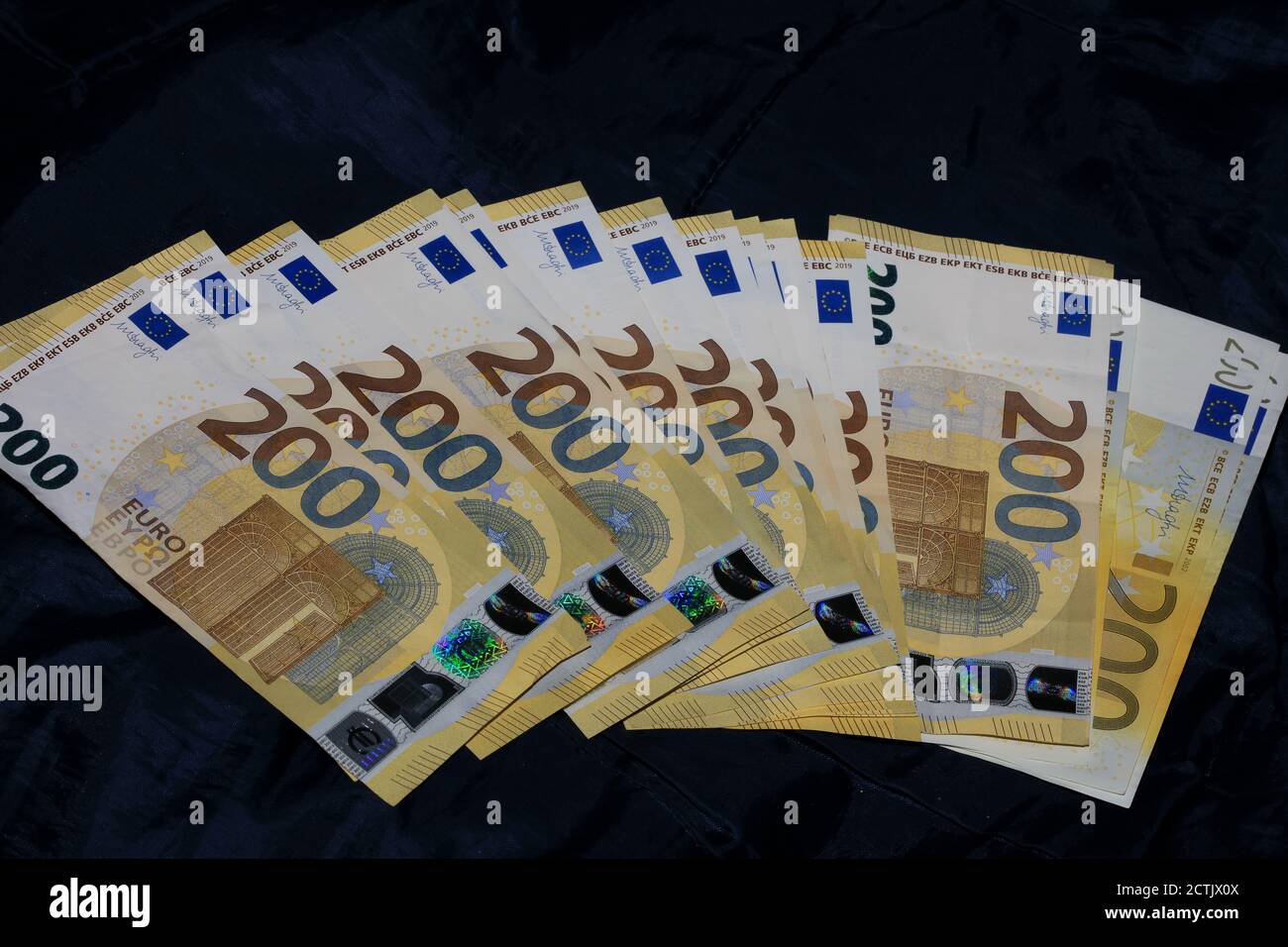 Essen, Deutschland Donnerstag 23 September 2020 Geld Nahaufnahme 200 Euro moderner hochwertiger Druck Stockfoto